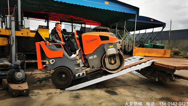 白山“铝”行安全，稳收每一粒——收割机铝合金爬梯安全使用全攻略